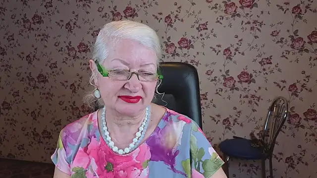 Maya Mayflower online show from 22, 12, 2025