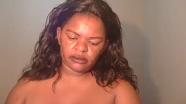 Snapshot of ebony_rose11 chatting on 16, 2, 2025 ebony rose11 online show from 16, 2, 2025