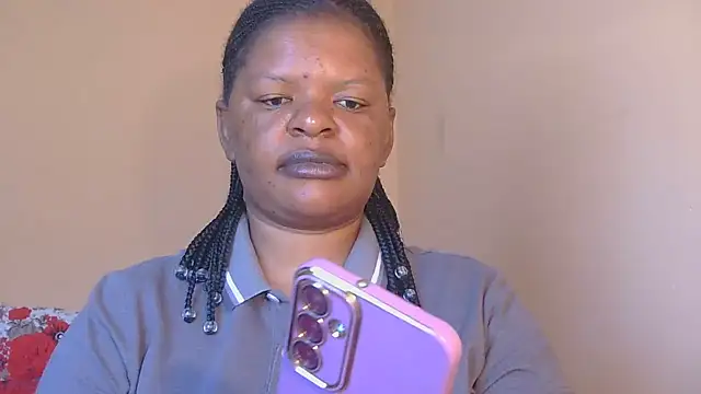 Snapshot of ebony_rose11 chatting on 14, 10, 2025 ebony rose11 online show from 14, 10, 2025