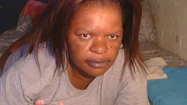 Snapshot of ebony_rose11 chatting on 15, 12, 2025 ebony rose11 online show from 15, 12, 2025