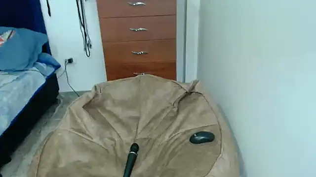 KratosAfroditacs online show from 6, 10, 2025