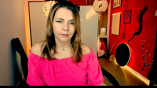 NicoleHitman online show from 5, 4, 2026