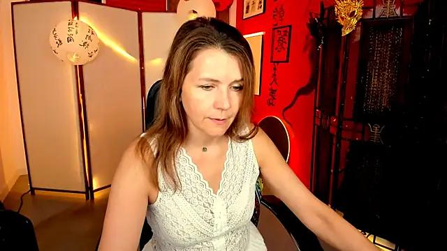 Snapshot of NicoleHitman chatting on 13, 5, 2026 NicoleHitman online show from 13, 5, 2026