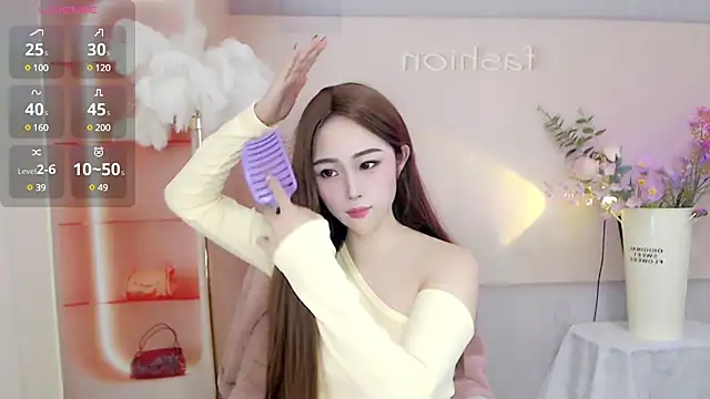 Snapshot of October_10 chatting on 8, 3, 2025 October 10 online show from 8, 3, 2025