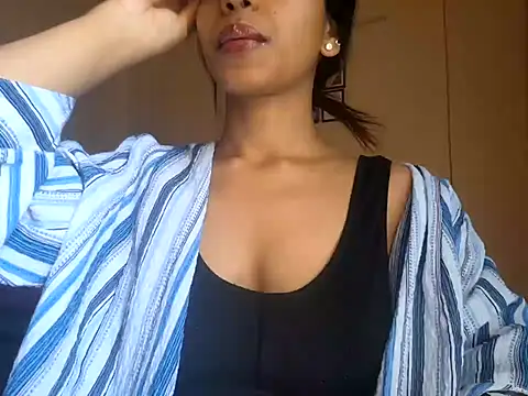 Queen Ayeshaa online show from 21, 3, 2025