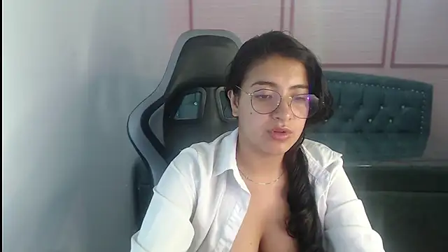 Snapshot of alexa_romero_t chatting on 16, 9, 2025 alexa romero t online show from 16, 9, 2025