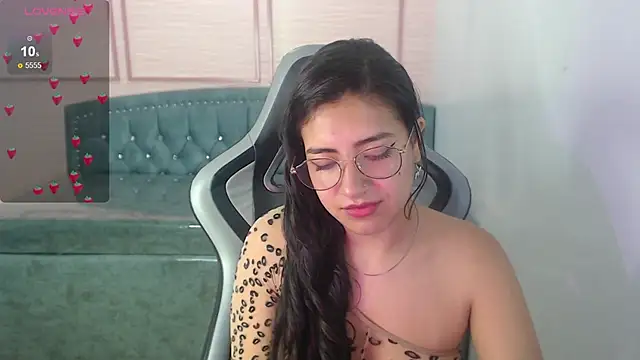 Snapshot of alexa_romero_t chatting on 25, 10, 2025 alexa romero t online show from 25, 10, 2025