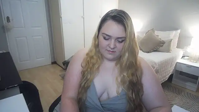 Snapshot of Neytjie chatting on 18, 11, 2025 Neytjie online show from 18, 11, 2025