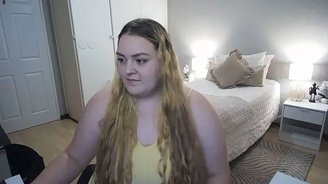 Snapshot of Neytjie chatting on 23, 11, 2025 Neytjie online show from 23, 11, 2025