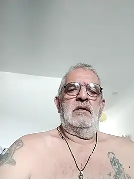 Snapshot of coolbrady17 chatting on 13, 9, 2025 coolbrady17 online show from 13, 9, 2025
