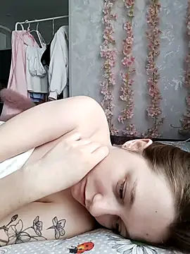 Snapshot of Bonechka chatting on 21, 11, 2025 Bonechka online show from 21, 11, 2025