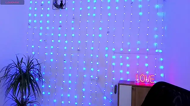 neferutt online show from 2, 12, 2025