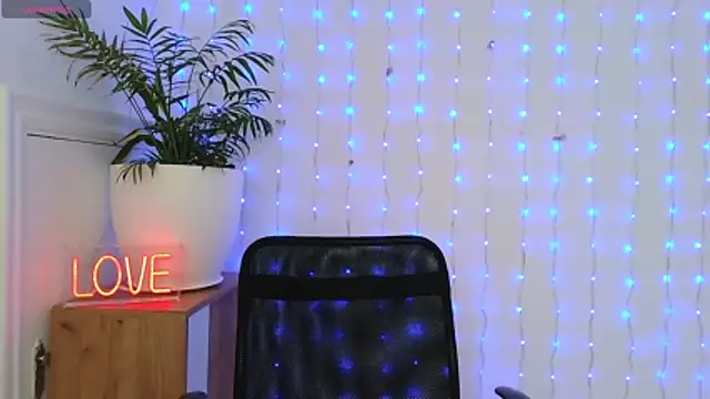 neferutt online show from 13, 1, 2026