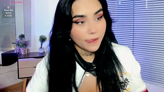 Snapshot of elaia_muller_ chatting on 8, 1, 2026 elaia muller online show from 8, 1, 2026