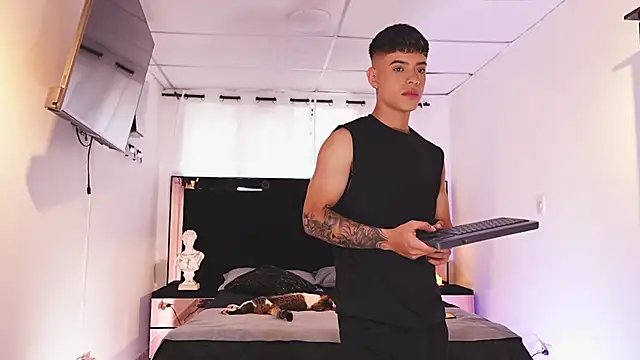 Snapshot of ErosKhaos chatting on 8, 3, 2025 ErosKhaos online show from 8, 3, 2025