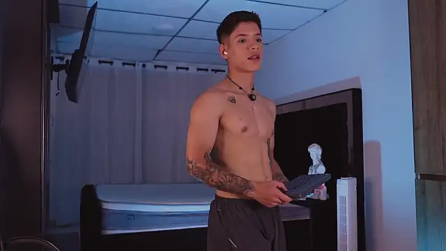 Snapshot of ErosKhaos chatting on 28, 9, 2025 ErosKhaos online show from 28, 9, 2025