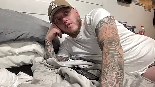 Snapshot of Thegreatwhitepipe chatting on 6, 11, 2025 Thegreatwhitepipe online show from 6, 11, 2025