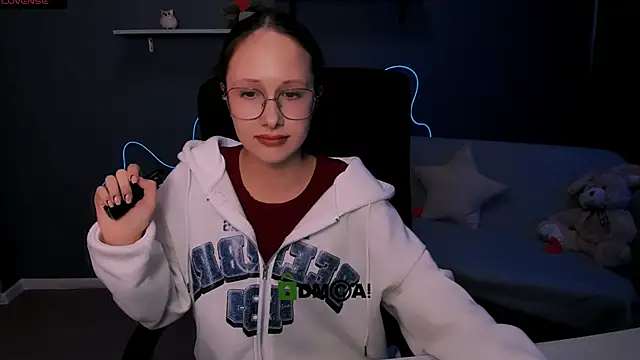 Snapshot of mona_cloud chatting on 7, 3, 2025 mona cloud online show from 7, 3, 2025