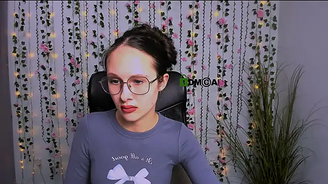 Snapshot of mona_cloud chatting on 21, 3, 2025 mona cloud online show from 21, 3, 2025