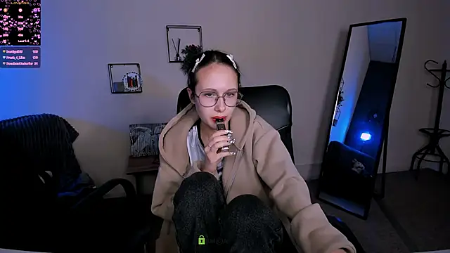 Snapshot of mona_cloud chatting on 14, 9, 2025 mona cloud online show from 14, 9, 2025