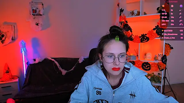 Snapshot of mona_cloud chatting on 30, 10, 2025 mona cloud online show from 30, 10, 2025