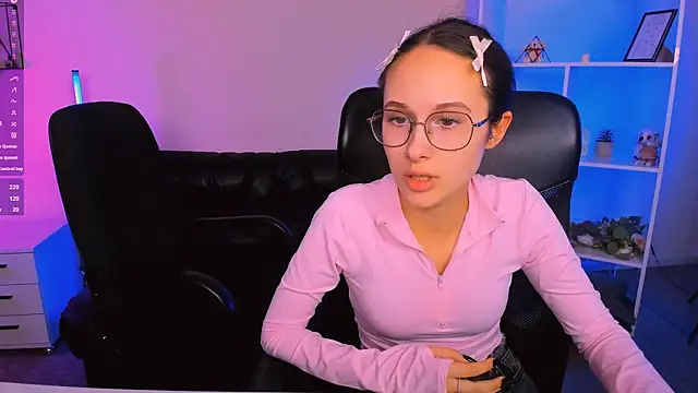 Snapshot of mona_cloud chatting on 17, 11, 2025 mona cloud online show from 17, 11, 2025