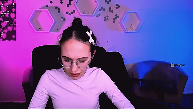 Snapshot of mona_cloud chatting on 1, 12, 2025 mona cloud online show from 1, 12, 2025