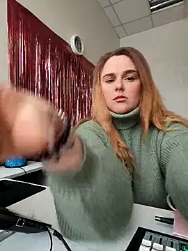 Juicy PeachLux online show from 9, 11, 2025