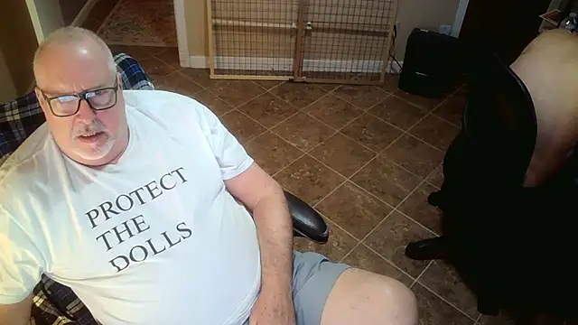 Snapshot of superbearboss chatting on 12, 10, 2025 superbearboss online show from 12, 10, 2025