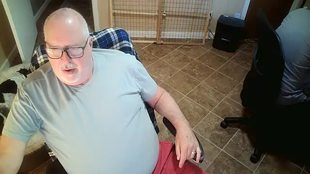 Snapshot of superbearboss chatting on 14, 10, 2025 superbearboss online show from 14, 10, 2025