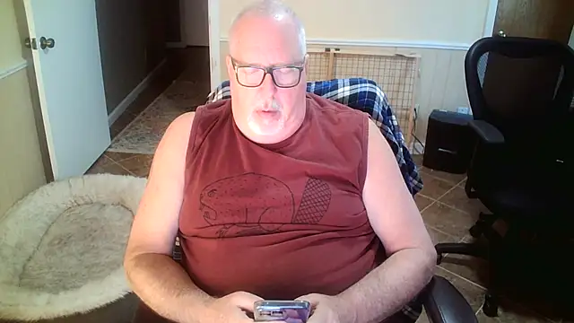 Snapshot of superbearboss chatting on 22, 10, 2025 superbearboss online show from 22, 10, 2025