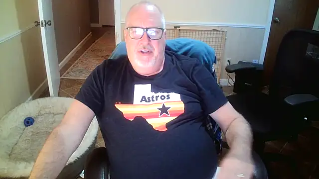Snapshot of superbearboss chatting on 24, 10, 2025 superbearboss online show from 24, 10, 2025