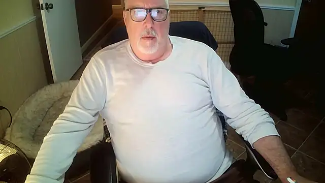 Snapshot of superbearboss chatting on 27, 10, 2025 superbearboss online show from 27, 10, 2025