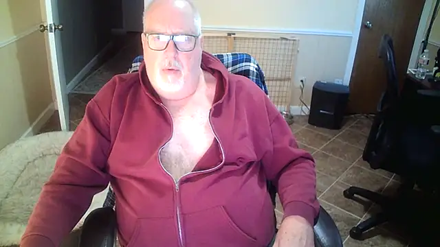 Snapshot of superbearboss chatting on 30, 10, 2025 superbearboss online show from 30, 10, 2025