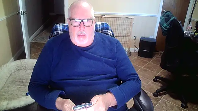 Snapshot of superbearboss chatting on 31, 10, 2025 superbearboss online show from 31, 10, 2025