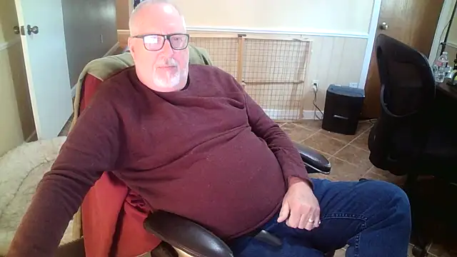 Snapshot of superbearboss chatting on 1, 11, 2025 superbearboss online show from 1, 11, 2025