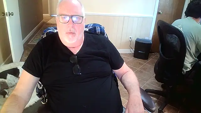 Snapshot of superbearboss chatting on 7, 11, 2025 superbearboss online show from 7, 11, 2025