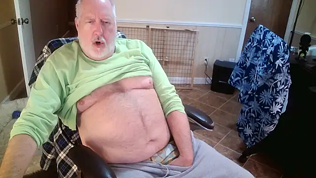 Snapshot of superbearboss chatting on 21, 11, 2025 superbearboss online show from 21, 11, 2025