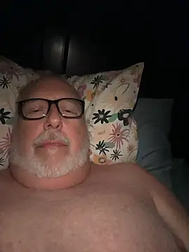 Snapshot of superbearboss chatting on 23, 11, 2025 superbearboss online show from 23, 11, 2025