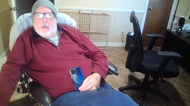 Snapshot of superbearboss chatting on 2, 12, 2025 superbearboss online show from 2, 12, 2025