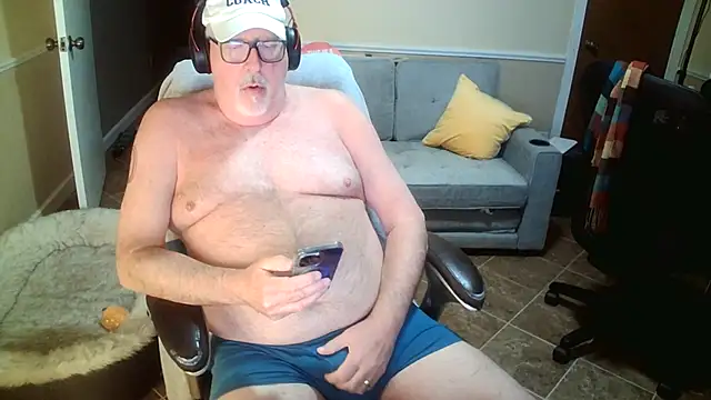 Snapshot of superbearboss chatting on 20, 12, 2025 superbearboss online show from 20, 12, 2025