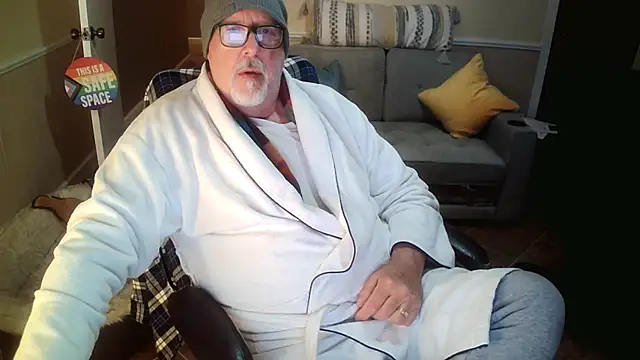 Snapshot of superbearboss chatting on 13, 1, 2026 superbearboss online show from 13, 1, 2026