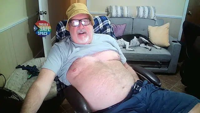 Snapshot of superbearboss chatting on 21, 2, 2026 superbearboss online show from 21, 2, 2026