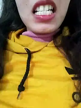 saraaxx1 online show from 17, 12, 2025