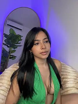 Snapshot of _Emily_Thompson_ chatting on 14, 12, 2025 Emily Thompson online show from 14, 12, 2025