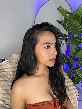  Emily Thompson  online show from 17, 6, 2026