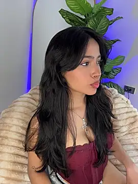  Emily Thompson  online show from 6, 7, 2026