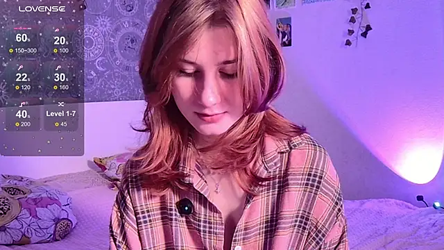 Snapshot of Cute_Cate404 chatting on 13, 11, 2025 Cute Cate404 online show from 13, 11, 2025