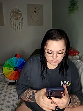 Saucy-Serenity online show from 4, 4, 2026