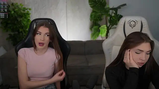 Snapshot of Billie054 chatting on 18, 11, 2025 Billie054 online show from 18, 11, 2025